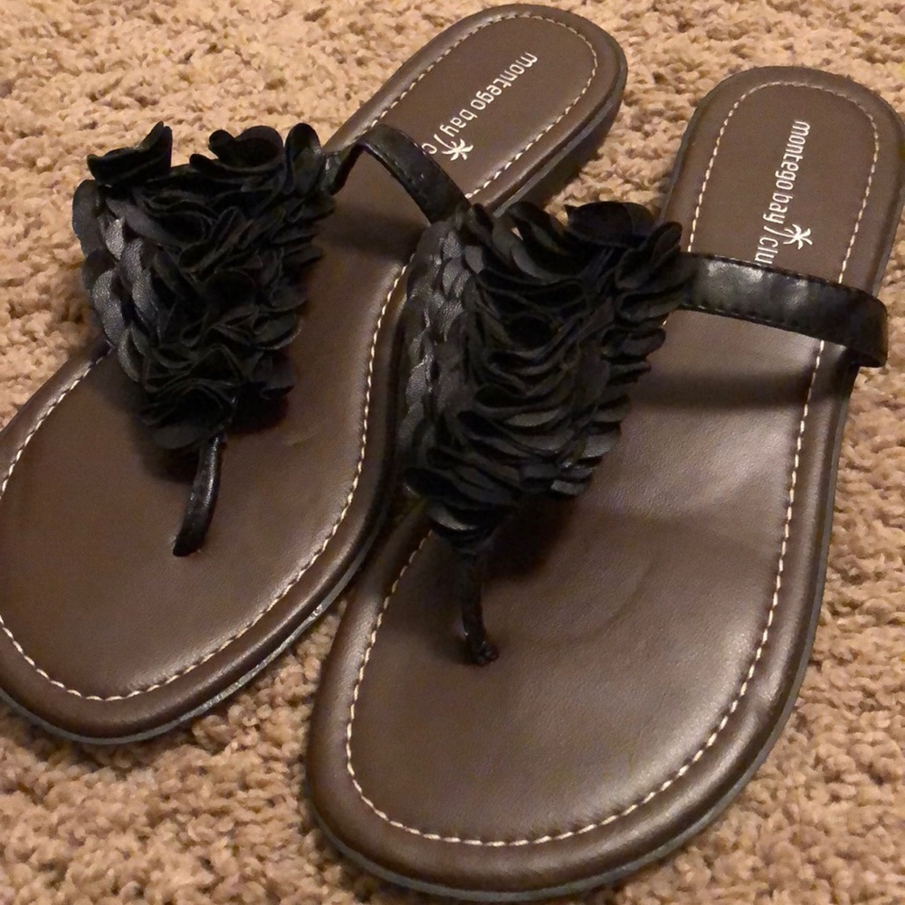 NWOT Montego Bay Club Slip-On Ruffle Sandals